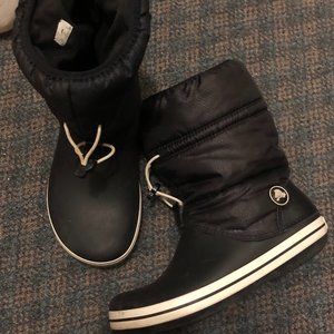 Crocs Winter Puff Boots In Black/Charcoal